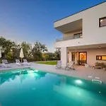 Villa Stella Aurea By Istrialux