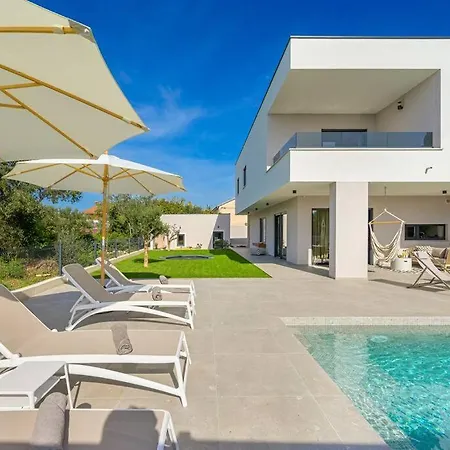 Stella Aurea By Istrialux