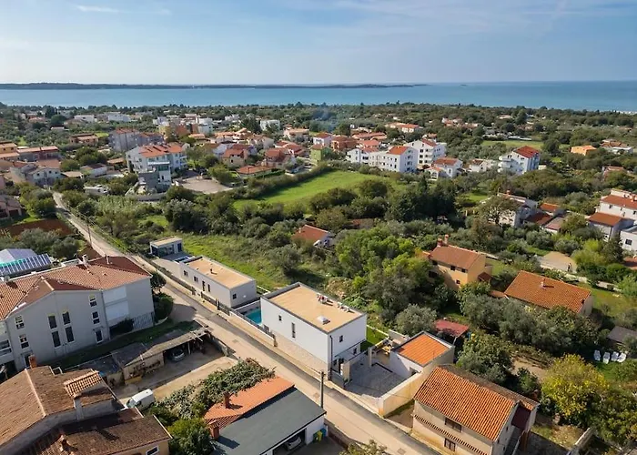 Stella Aurea By Istrialux Peroj